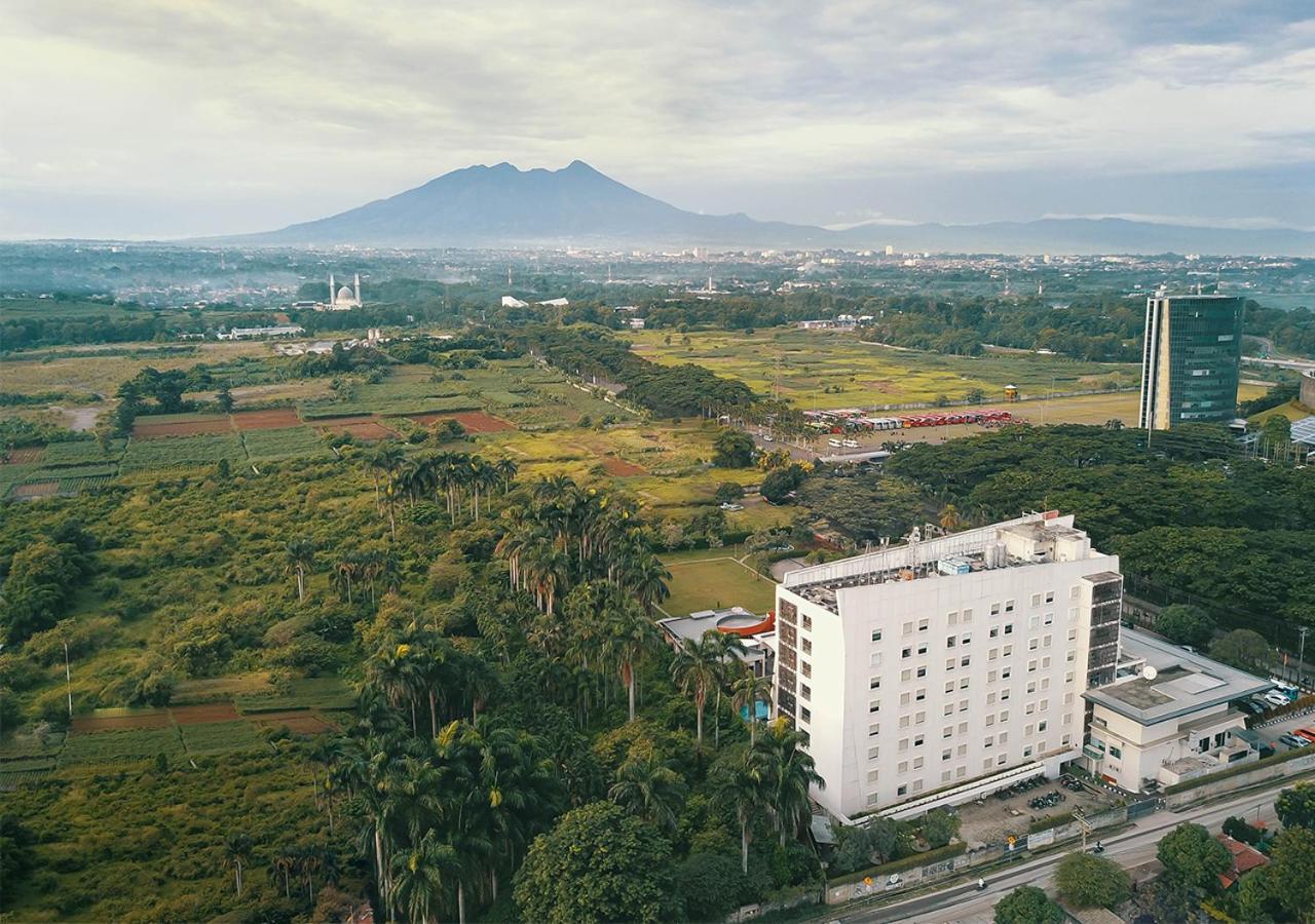 Harris Hotel Sentul City בוגור מראה חיצוני תמונה