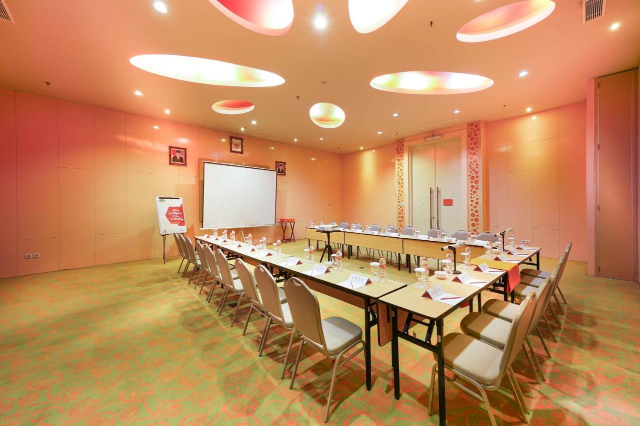 Harris Hotel Sentul City בוגור מראה חיצוני תמונה