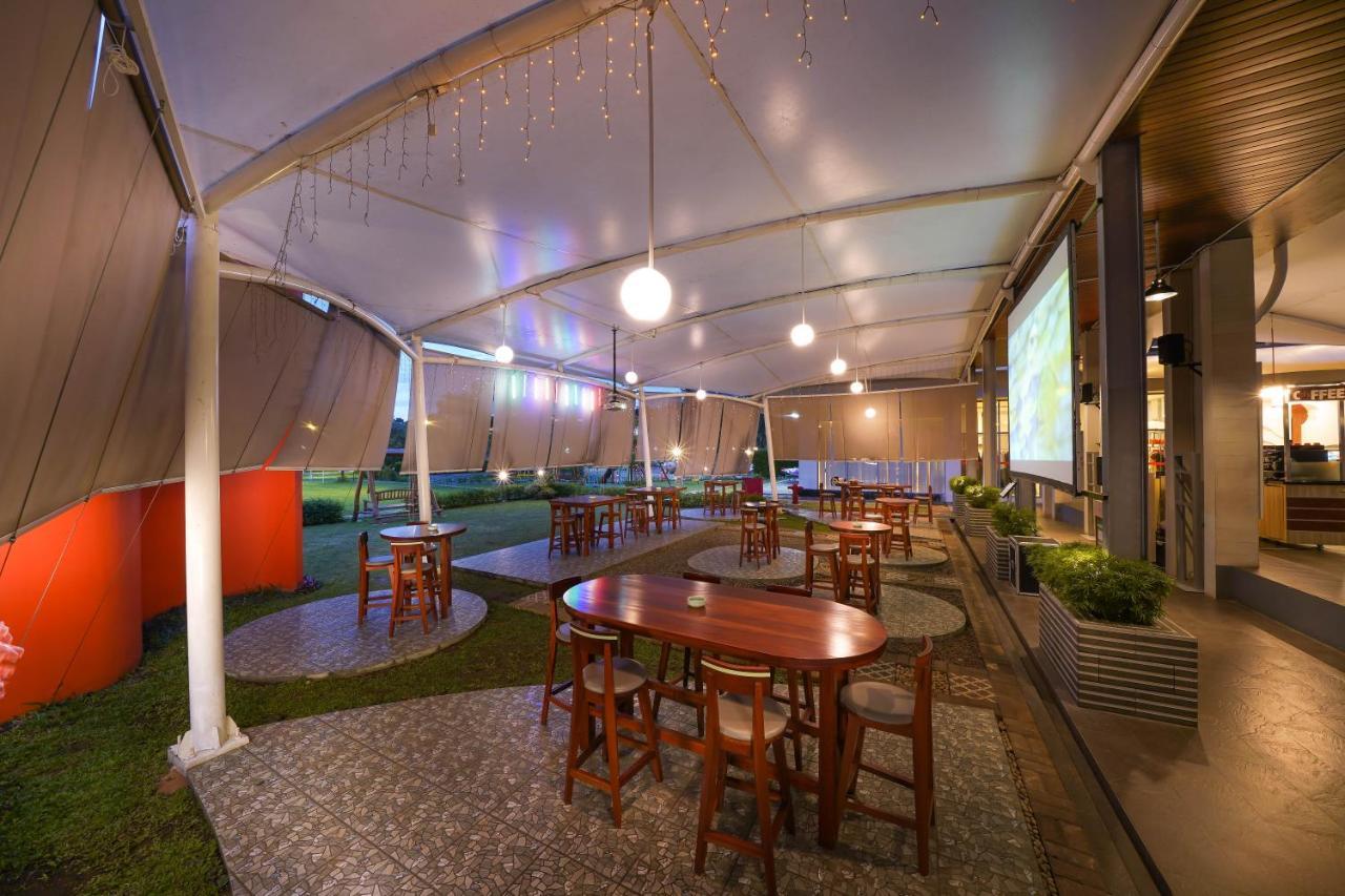 Harris Hotel Sentul City בוגור מראה חיצוני תמונה